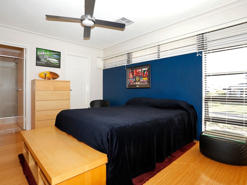 4 Alandale Bend, Banksia Grove WA 6031