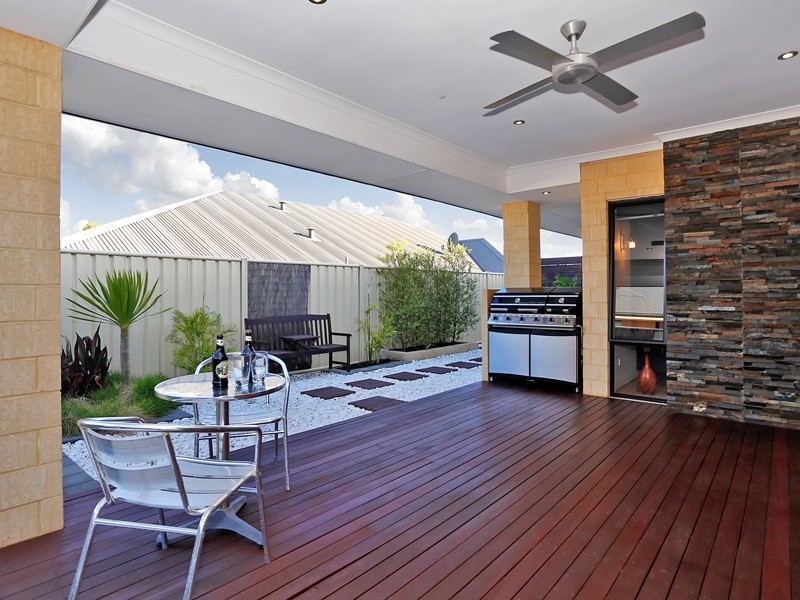 4 Alandale Bend, Banksia Grove WA 6031