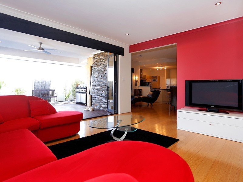 4 Alandale Bend, Banksia Grove WA 6031