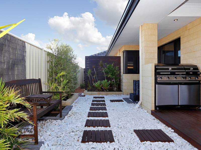 4 Alandale Bend, Banksia Grove WA 6031