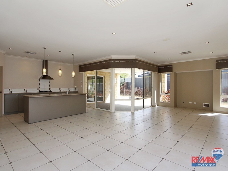 35 Dulegal Way, Aveley WA 6069