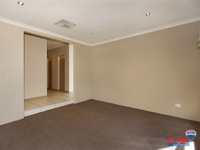 35 Dulegal Way, Aveley WA 6069