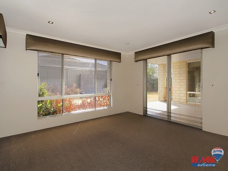 35 Dulegal Way, Aveley WA 6069