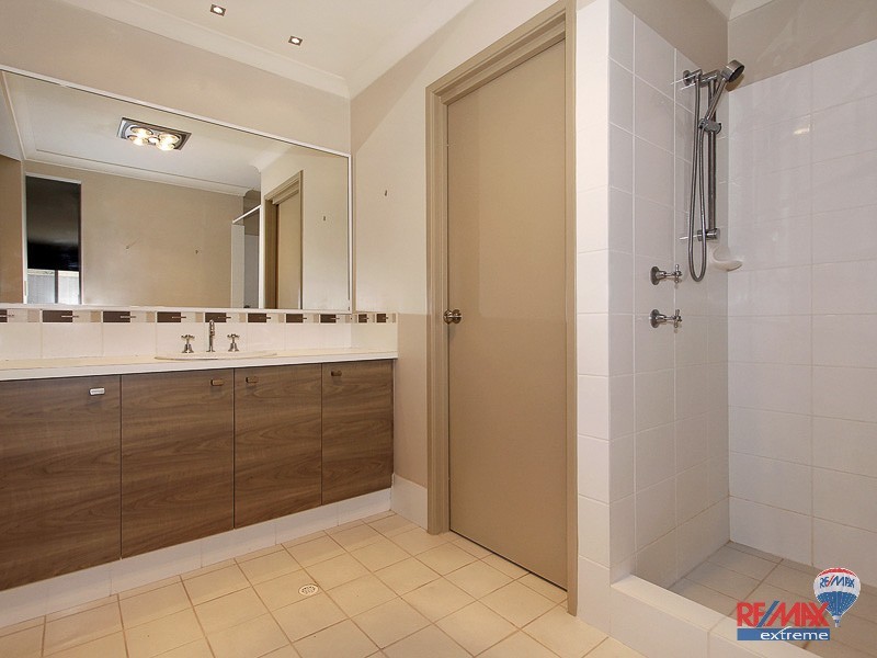 35 Dulegal Way, Aveley WA 6069