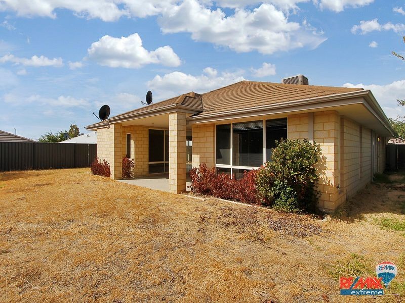 35 Dulegal Way, Aveley WA 6069