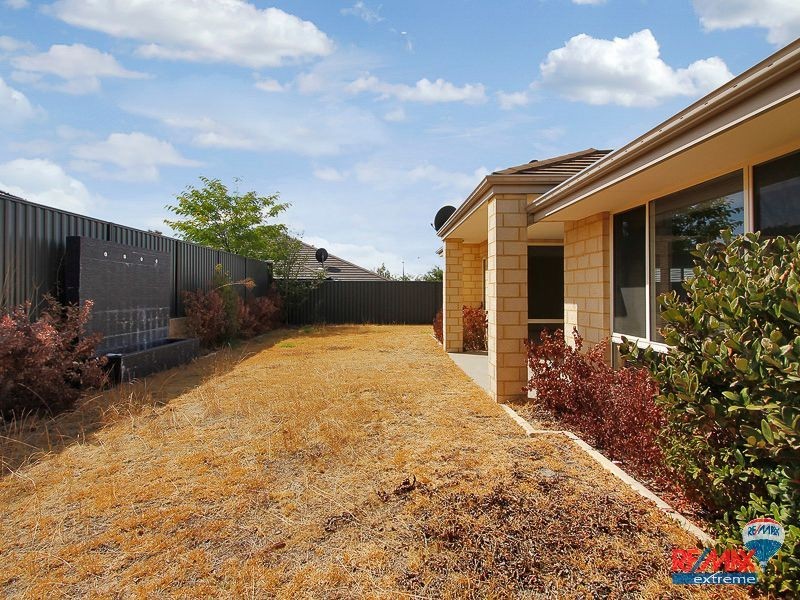 35 Dulegal Way, Aveley WA 6069