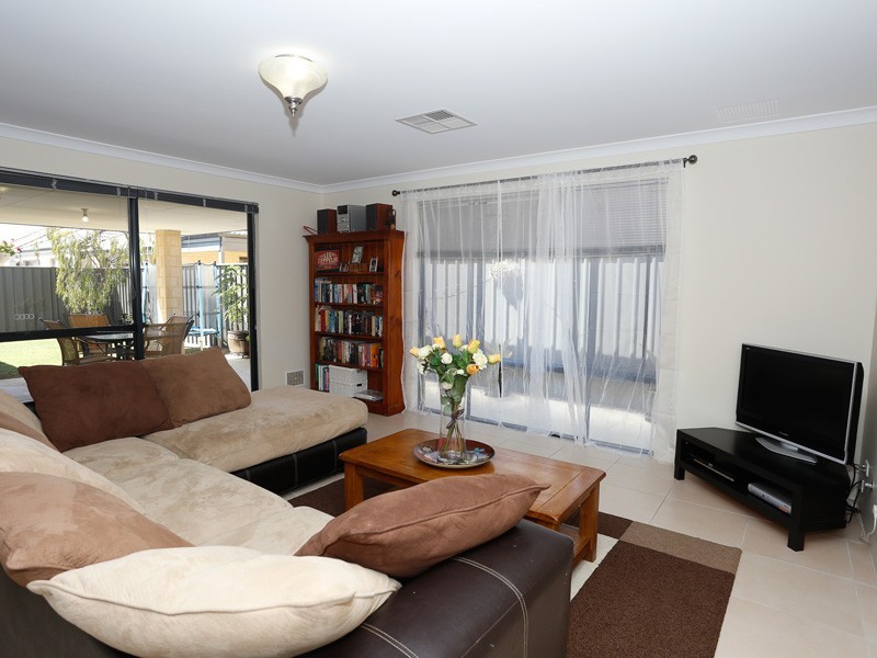 24 Oligantha Elbow, Banksia Grove WA 6031