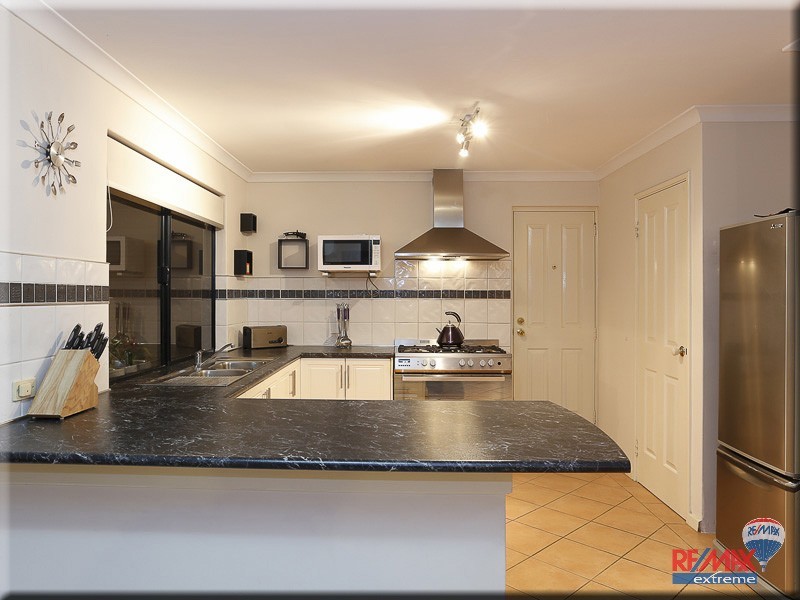 18 Sellar Elbow, Quinns Rocks WA 6030