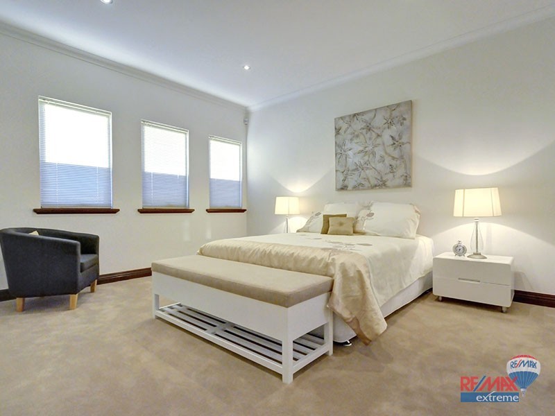 24 Matta Way, Pearsall WA 6065