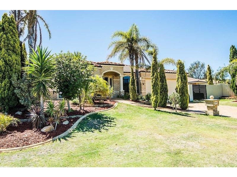 44 Roxburgh Circle, Kinross WA 6028