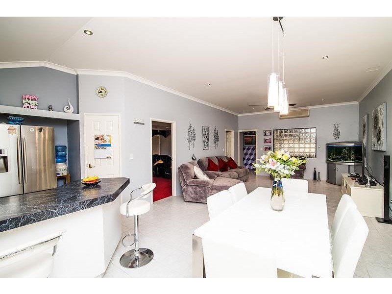 44 Roxburgh Circle, Kinross WA 6028