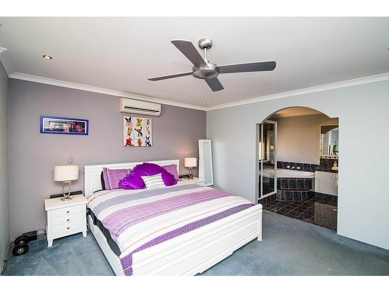 44 Roxburgh Circle, Kinross WA 6028