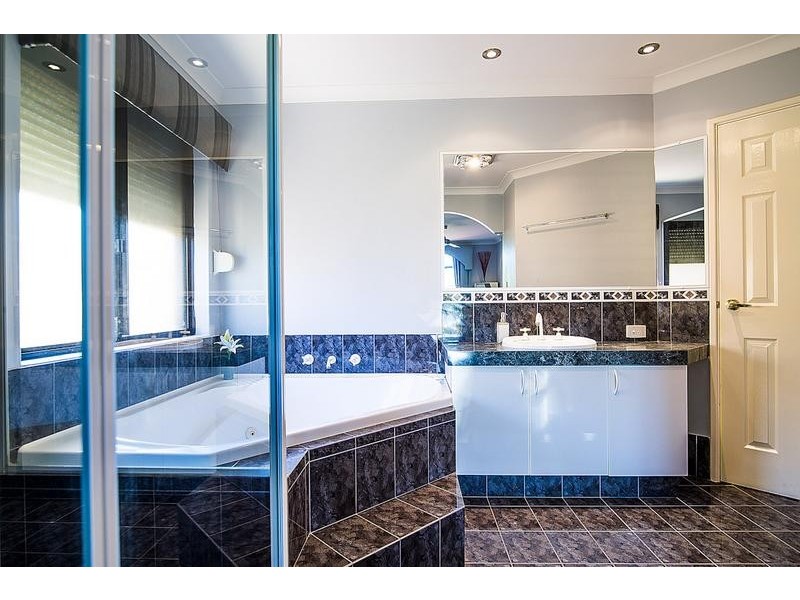 44 Roxburgh Circle, Kinross WA 6028