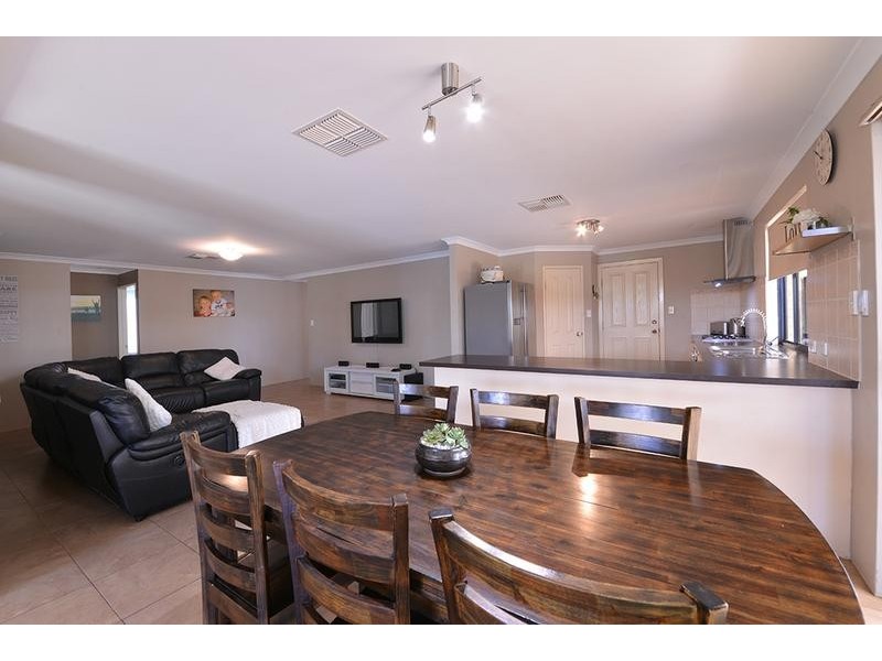 8 Atanasoff Road, Tapping WA 6065