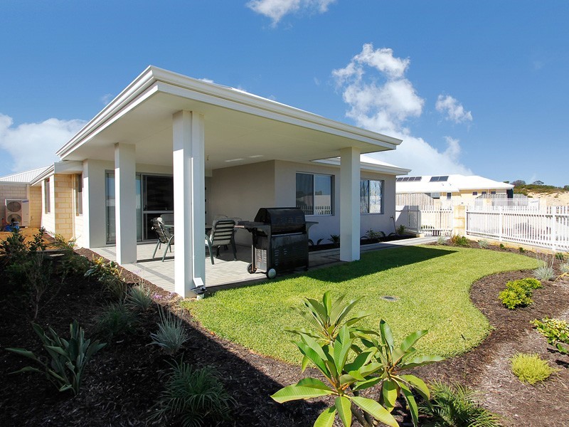 1 Hopbush Lane, Yanchep WA 6035