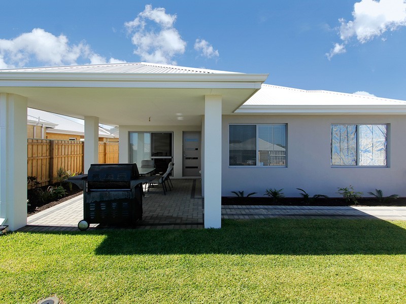 1 Hopbush Lane, Yanchep WA 6035