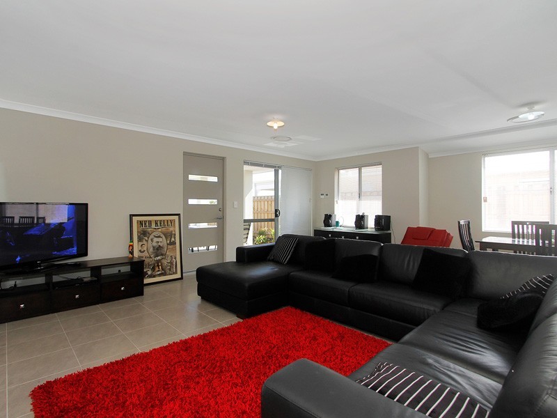 1 Hopbush Lane, Yanchep WA 6035