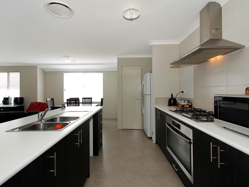 1 Hopbush Lane, Yanchep WA 6035