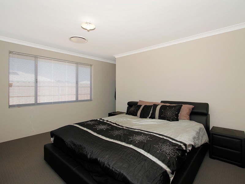 1 Hopbush Lane, Yanchep WA 6035