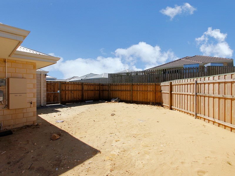 1 Hopbush Lane, Yanchep WA 6035