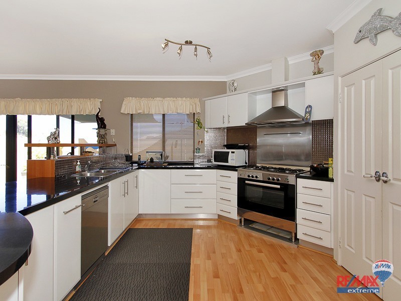 8 Bream Way, Yanchep WA 6035