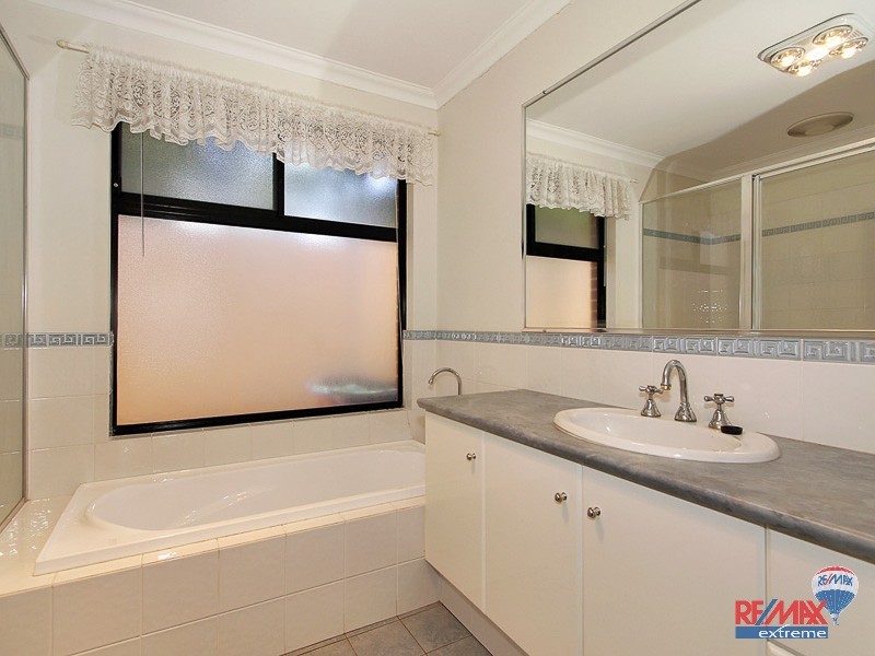 8 Bream Way, Yanchep WA 6035