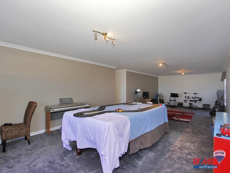 8 Bream Way, Yanchep WA 6035