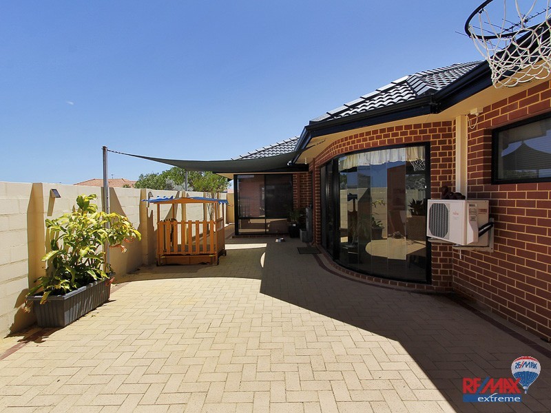 8 Bream Way, Yanchep WA 6035