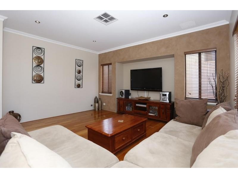 3 Royal James Street, Quinns Rocks WA 6030