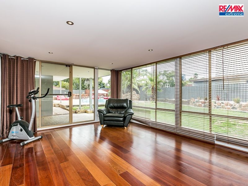 6 Nemesia Court, Heathridge WA 6027