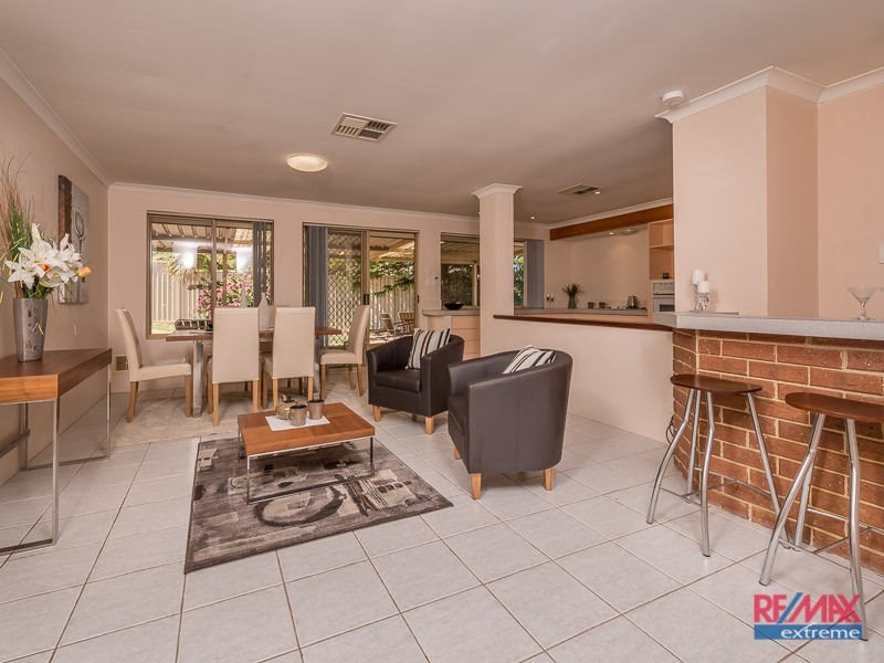 18 Darvel Close, Kinross WA 6028