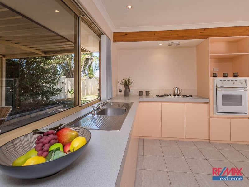 18 Darvel Close, Kinross WA 6028