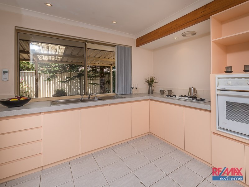 18 Darvel Close, Kinross WA 6028