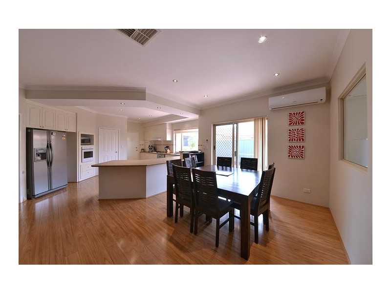 18 Minjah Circuit, Carramar WA 6031