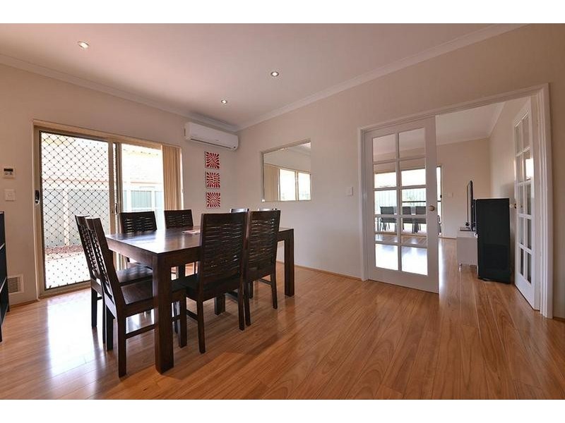 18 Minjah Circuit, Carramar WA 6031