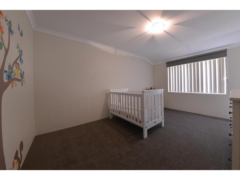 18 Minjah Circuit, Carramar WA 6031