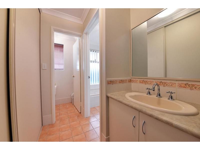 18 Minjah Circuit, Carramar WA 6031