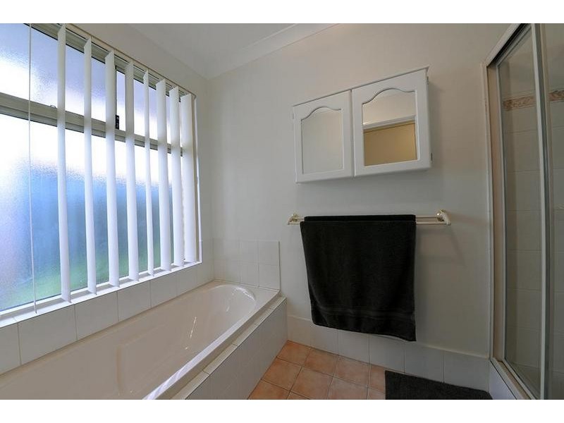 18 Minjah Circuit, Carramar WA 6031