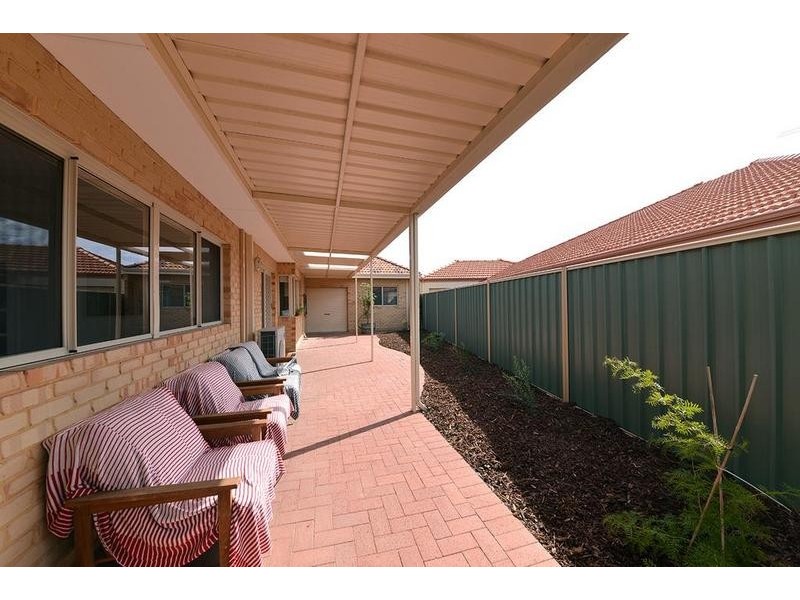 18 Minjah Circuit, Carramar WA 6031