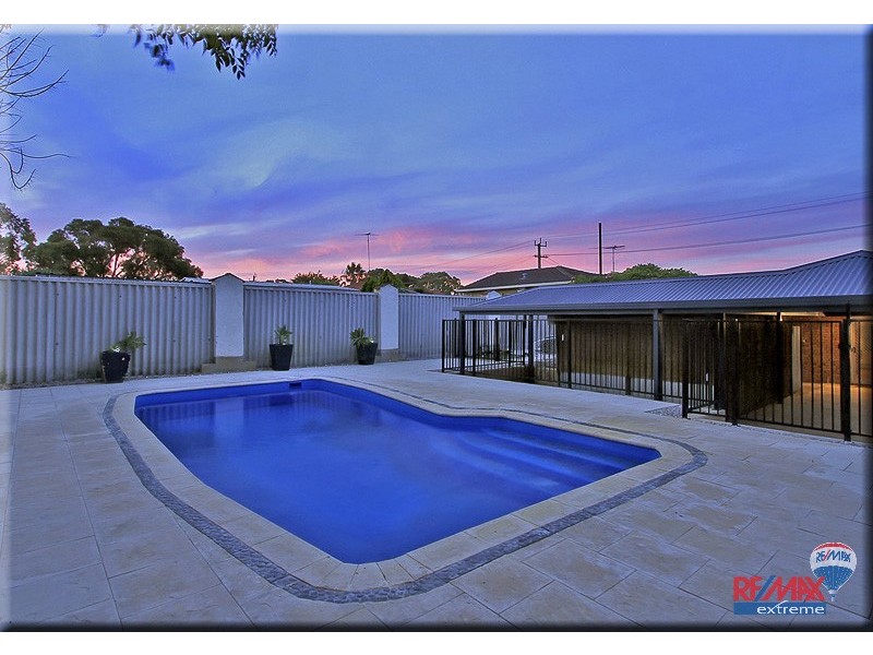 8 Fawkner Road, Two Rocks WA 6037