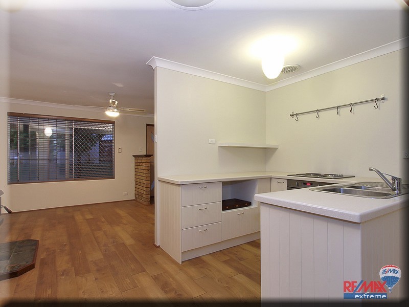 8 Fawkner Road, Two Rocks WA 6037