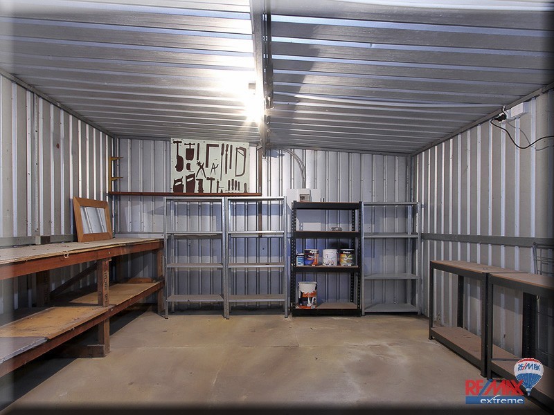 8 Fawkner Road, Two Rocks WA 6037