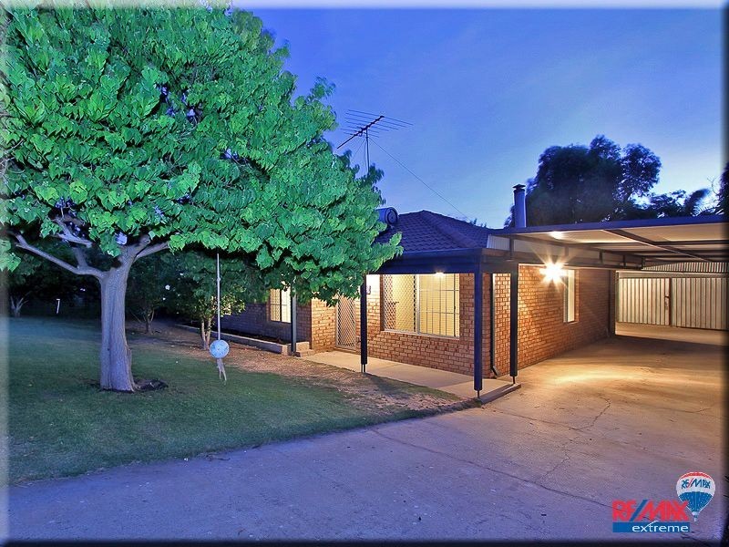 8 Fawkner Road, Two Rocks WA 6037