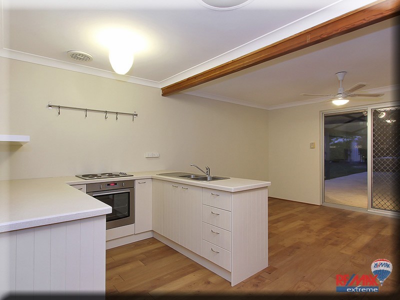 8 Fawkner Road, Two Rocks WA 6037