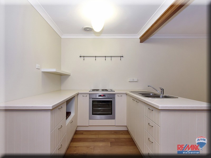 8 Fawkner Road, Two Rocks WA 6037