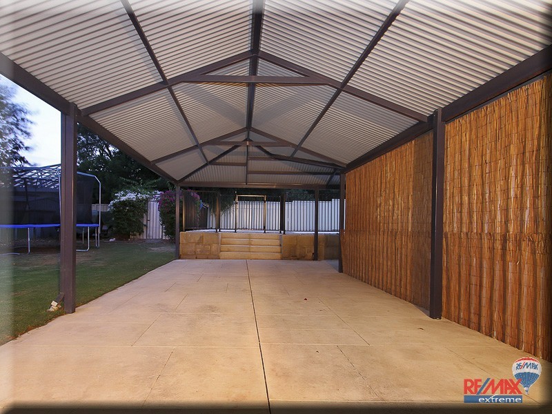 8 Fawkner Road, Two Rocks WA 6037