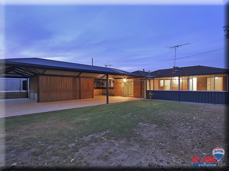 8 Fawkner Road, Two Rocks WA 6037