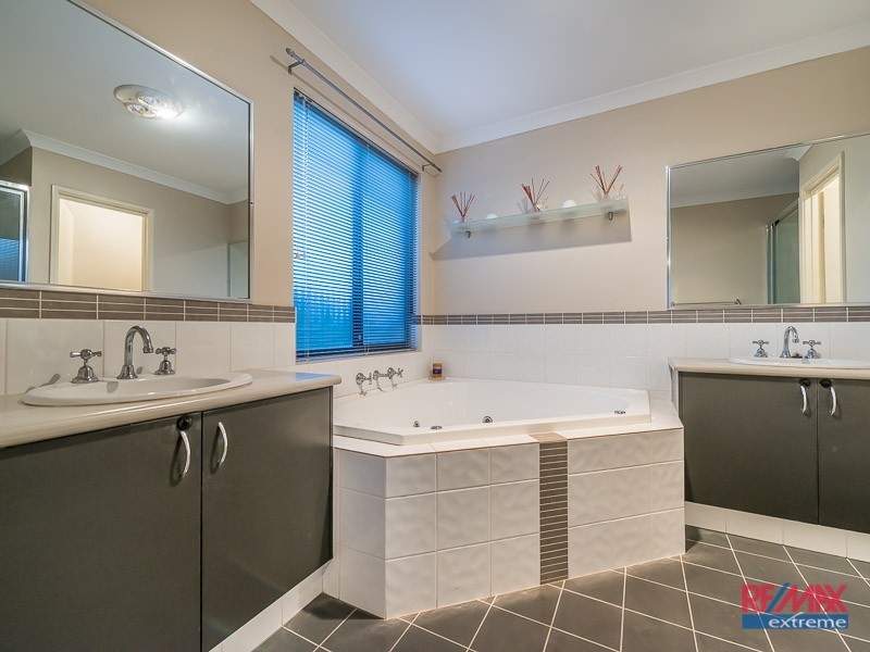 27 Sugarloaf Close, Merriwa WA 6030