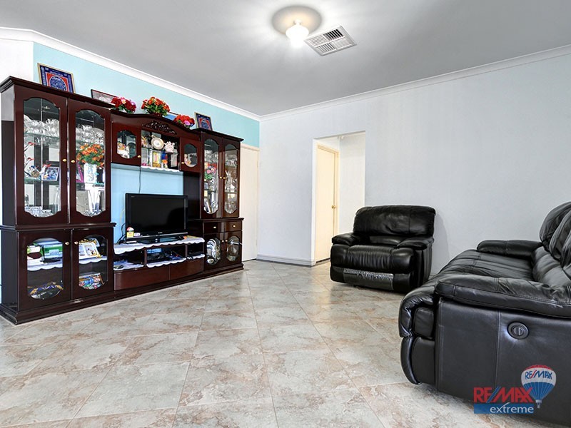 15 Oslo Street, Hocking WA 6065