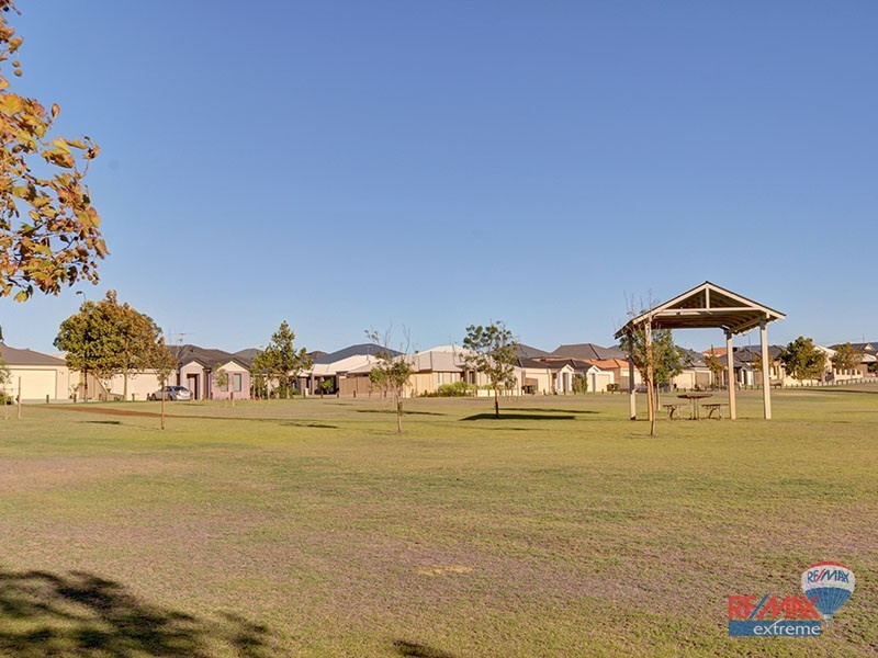 15 Oslo Street, Hocking WA 6065